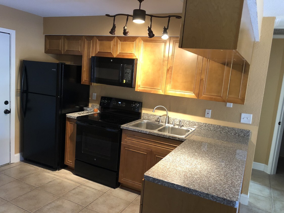 Foto principal - 725 Hull St