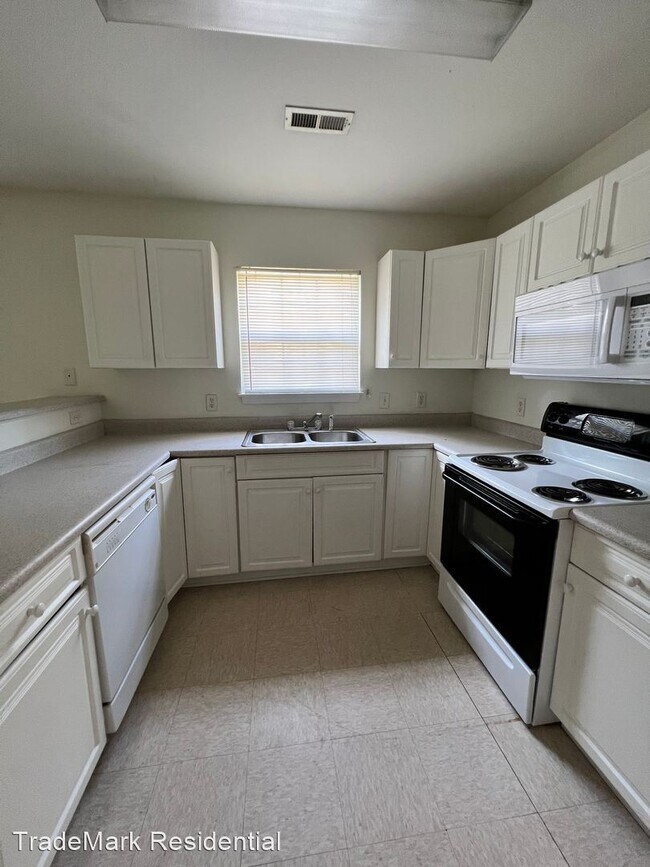 Foto del edificio - 3 br, 2 bath House - 223 CHARTER DRIVE