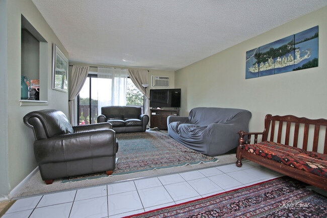 Building Photo - 1003 Centurion Ln