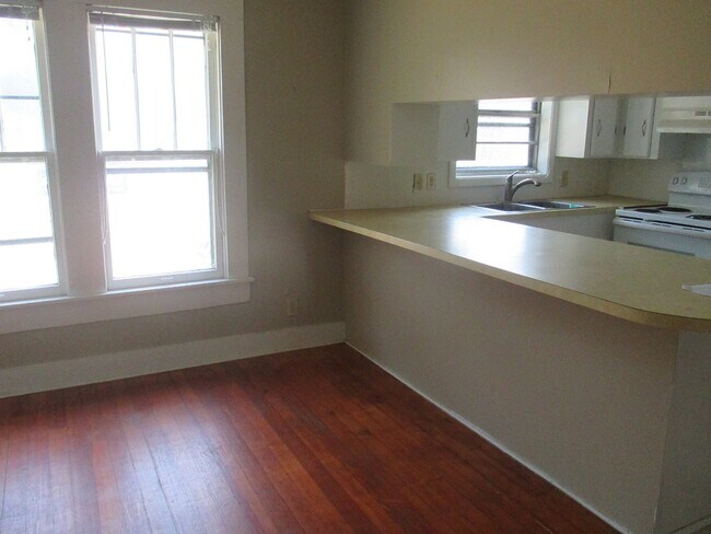 Building Photo - 708 TECH