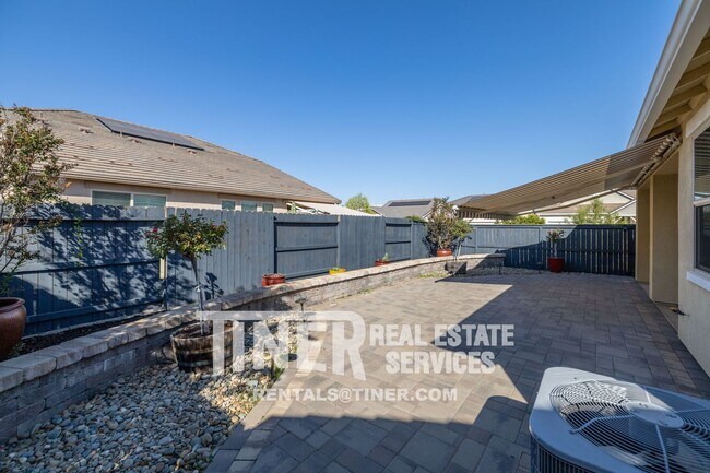 Building Photo - Luxury home in 55+ Community