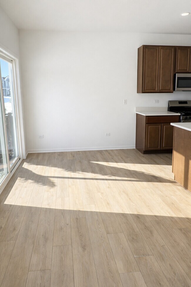 Foto del edificio - 16517 Golden Vly Ln