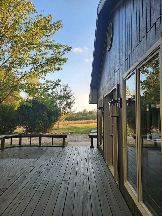 Foto del edificio - 15105 Jowler Creek Rd