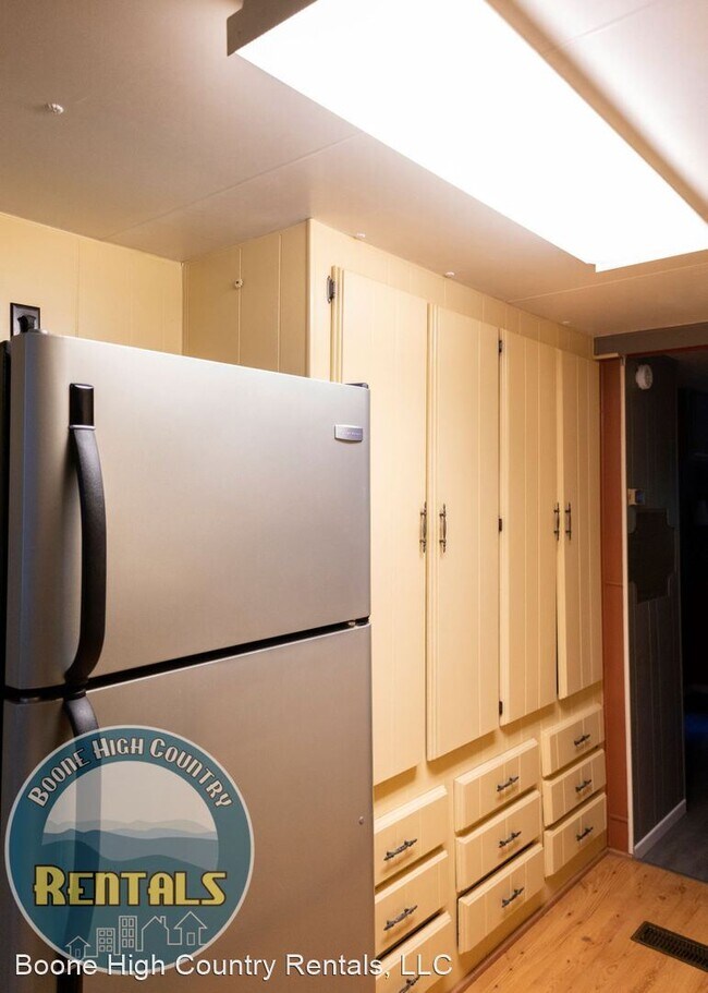 Building Photo - 2 br, 1.5 bath House - 239 River Hollow Rd