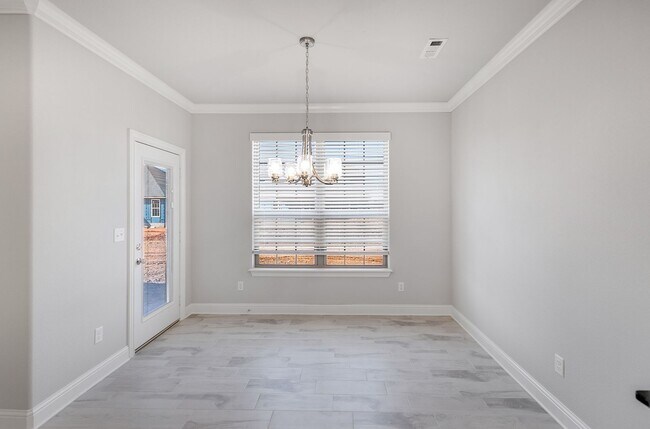 Building Photo - 500 Piper Ln