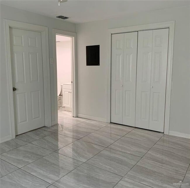 Foto del edificio - 16 Broadway St