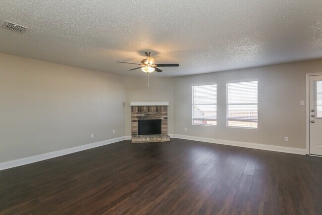 Building Photo - 1476 Hickory Creek Ln