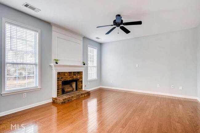 Building Photo - 2175 Westwind Dr