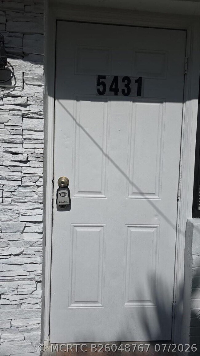 Foto del edificio - 5431 NW 30th Ave