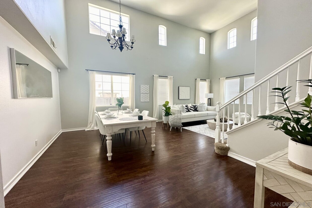 Primary Photo - 28434 Bruning St