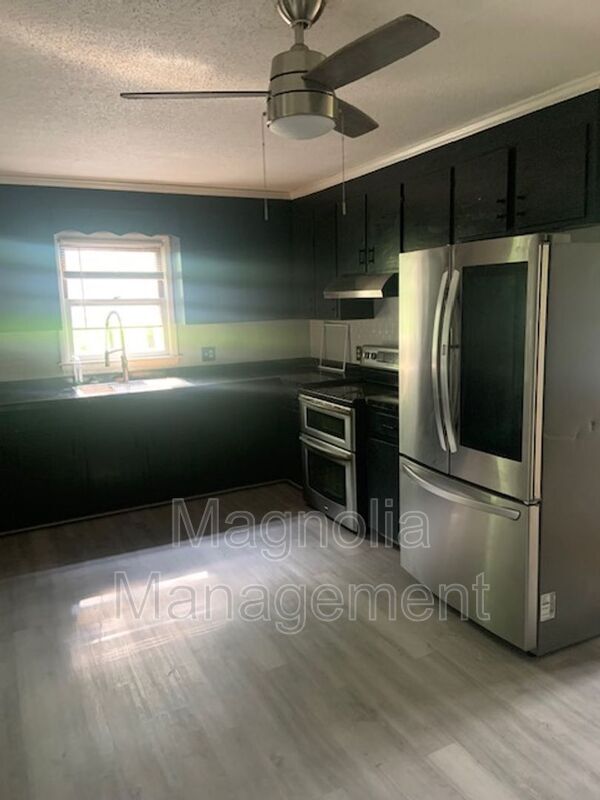 Foto del edificio - 471 Shepard Rd