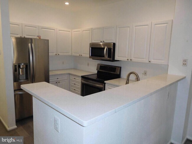 Building Photo - 3003 Nicosh Cir