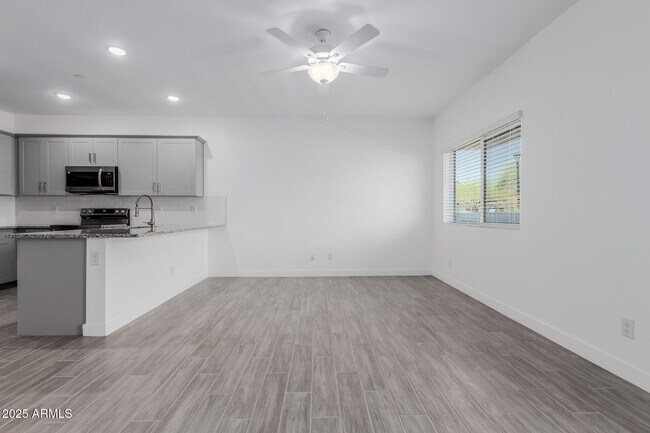 Foto del edificio - 1318 S 105th Pl