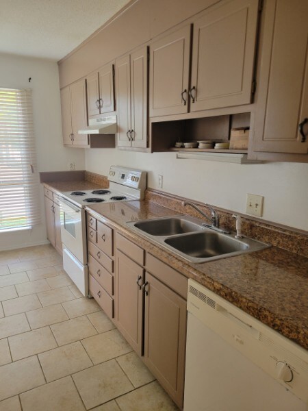 Foto del edificio - 303 E Montcastle Dr