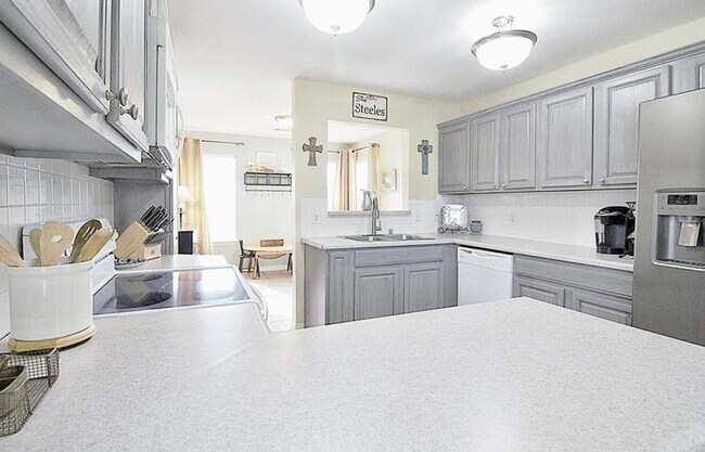 Kitchen - 865 Clayton Rd