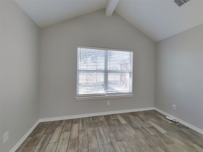 Building Photo - 16229 Summerset Estates Blvd