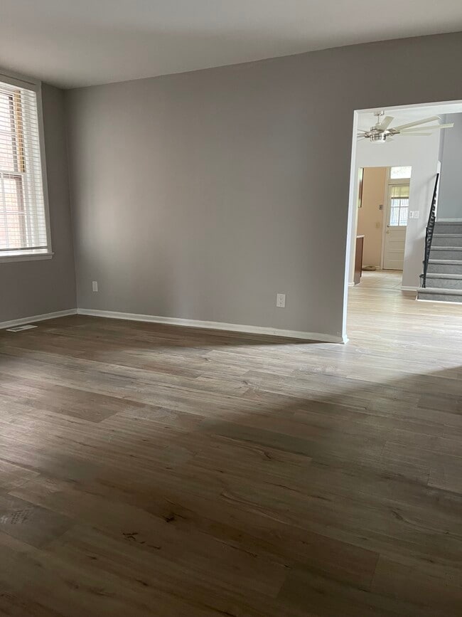 Building Photo - 621 Redgate Ave