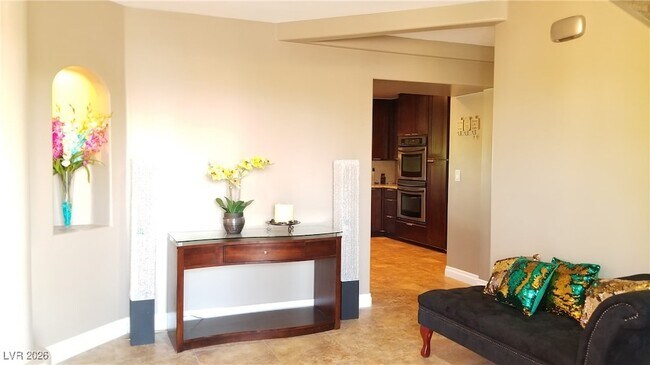 Foto del edificio - 7015 W El Parque Ave