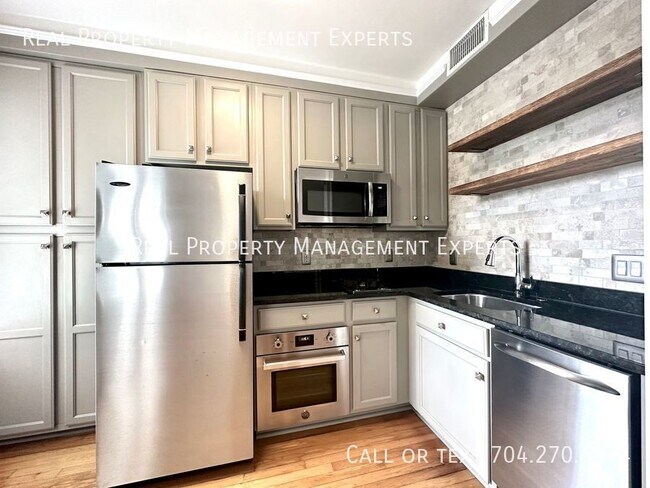 Foto del edificio - 712 Louise Ave