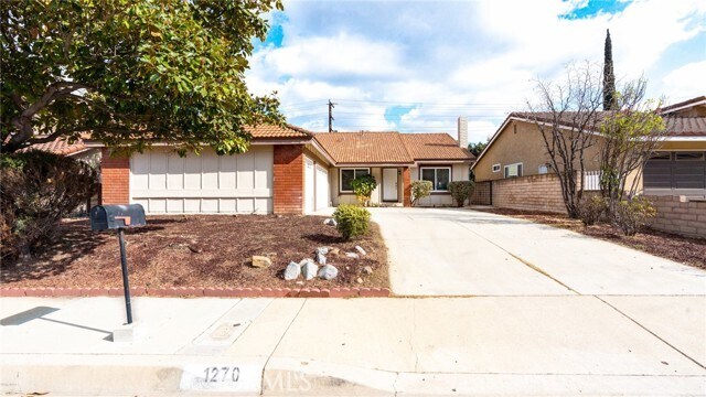 Primary Photo - 1270 Glenthorpe Dr