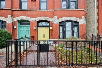 Building Photo - 1936 N Hudson Ave