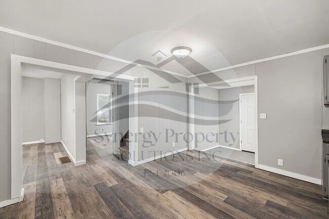 Foto del edificio - AVAILABLE NOW CRESTLINE HOME