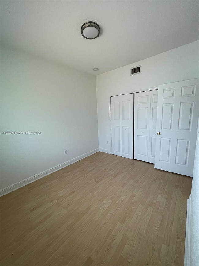 Foto del edificio - 3350 SW 25th St