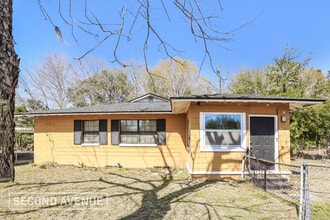 Building Photo - 2727 W 45th St