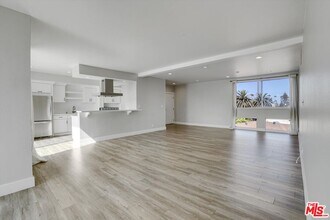 Building Photo - 842 11th St