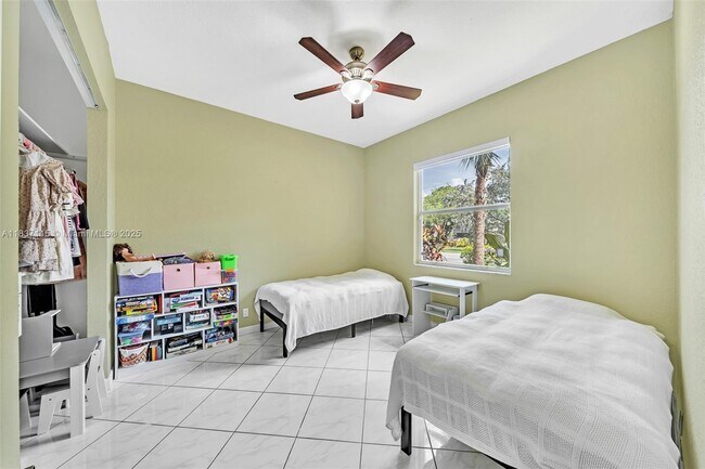 Building Photo - 8908 NW 40th St