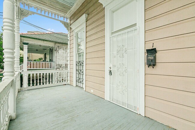 Building Photo - 126 South Hennessey