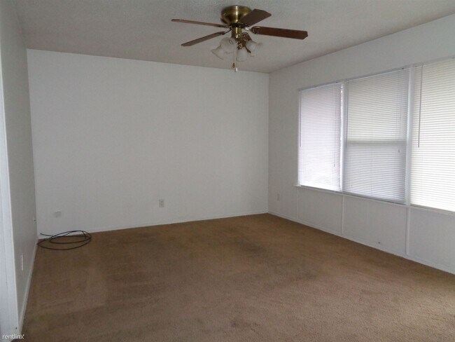 Foto del edificio - 3 br, 1 bath House - 2418 Cimarron Dr