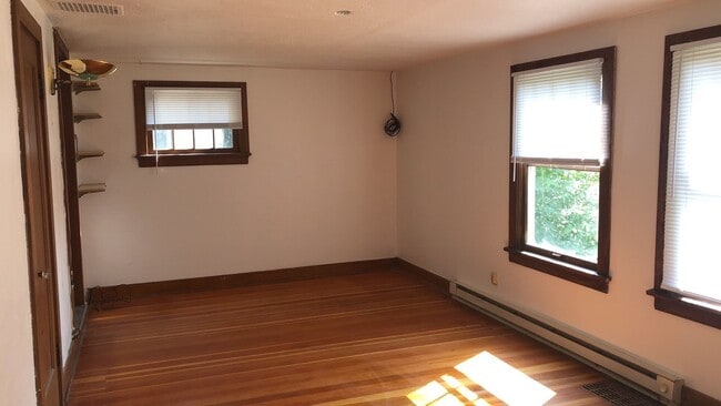 Foto del edificio - 468-470 NE Maiden Lane