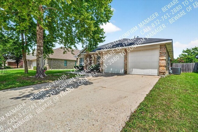 Foto del edificio - 2816 Blue Heron Dr