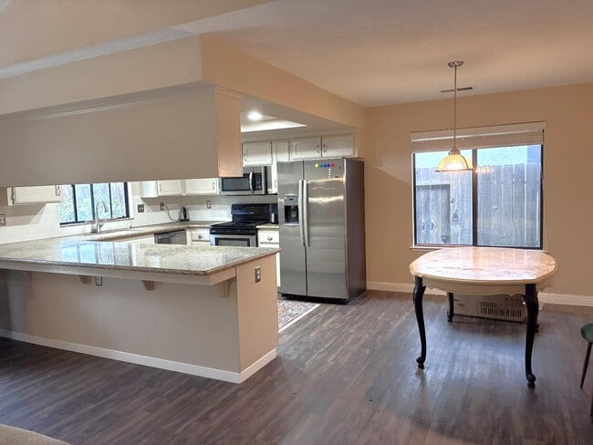 Building Photo - 1430 Fir Ave