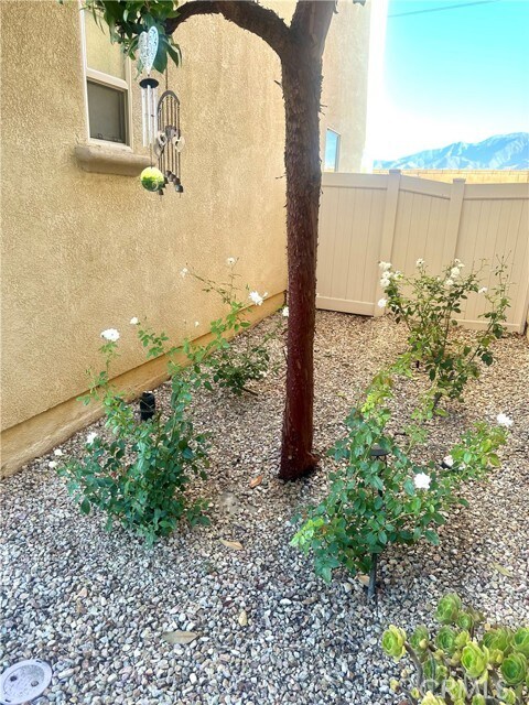 Foto del edificio - 1332 Rover Ln