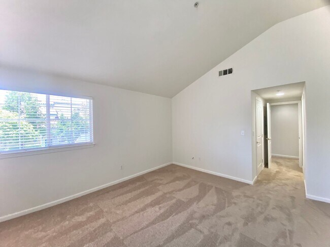 Foto del edificio - Gorgeous Condo - Gated Community in Fremont!