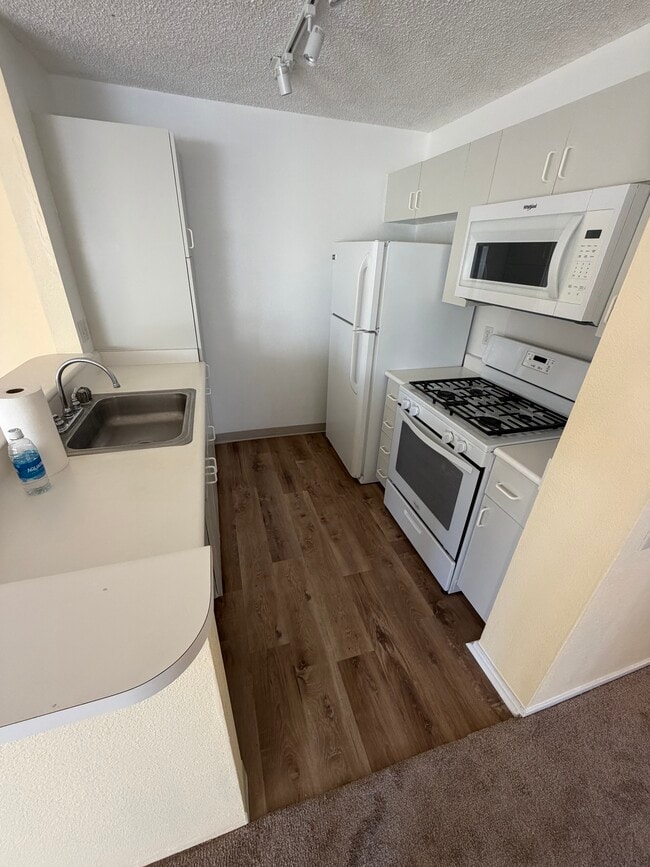 Building Photo - 91-243-243 Hanapouli Cir