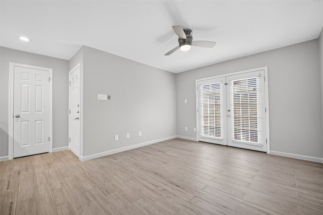 Building Photo - 1311 Antoine Dr