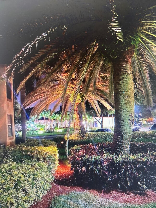 Building Photo - 1254 S Military Trail