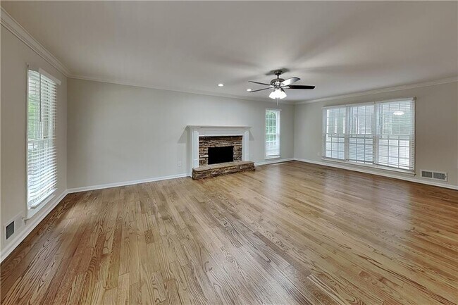 Building Photo - 310 Abbington Way