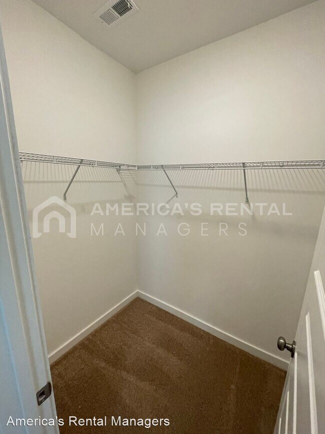 Foto del edificio - 3 br, 2 bath House - 2132 Sullivan Drive