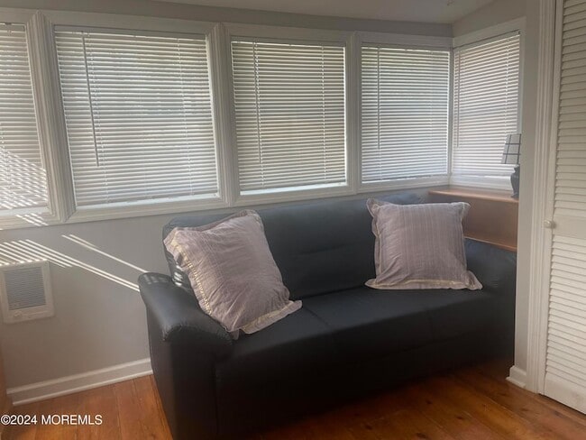 Building Photo - 605 Central Ave