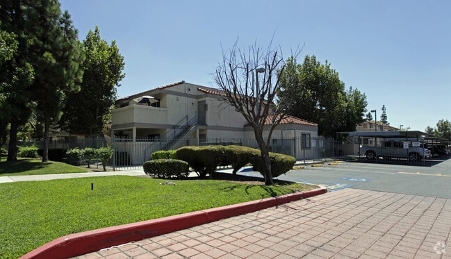 Las Brisas Apartaments - Las Brisas Apartments