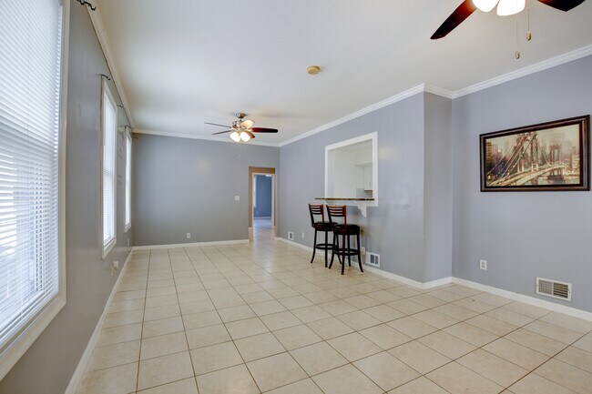Foto del edificio - 150 Brookdale Ave