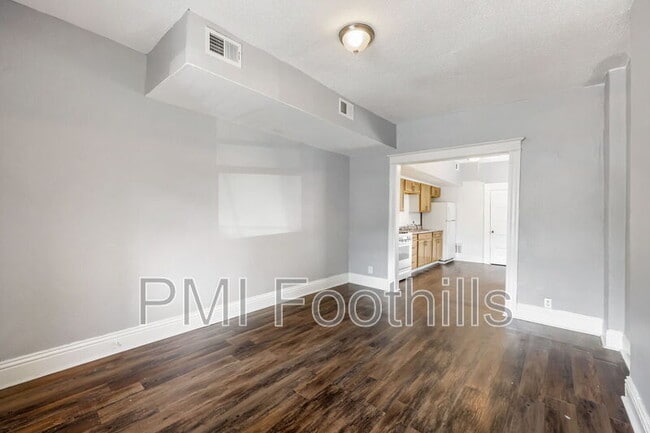 Photo - 420 Fox St Townhome