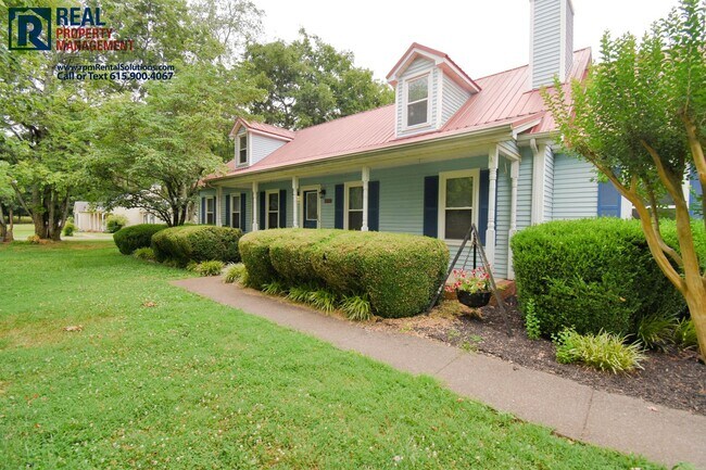 Foto del edificio - Charming 4BD/3BA home in Rockvale! Storage...