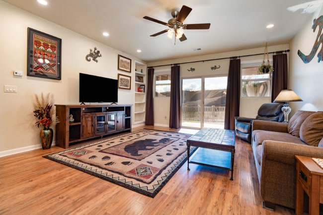 Building Photo - 585 Rio Grande Dr