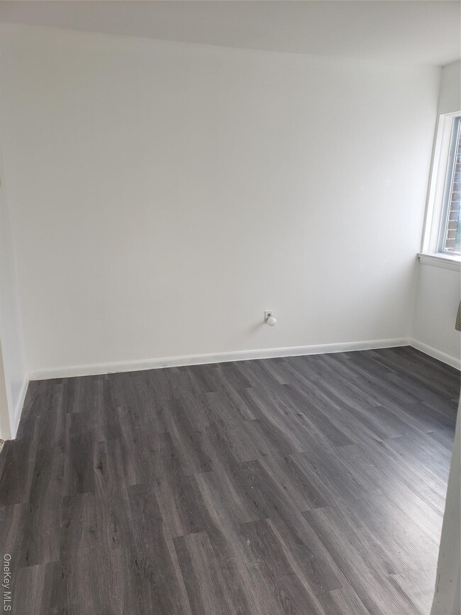 Foto del edificio - 345 Benham Ave