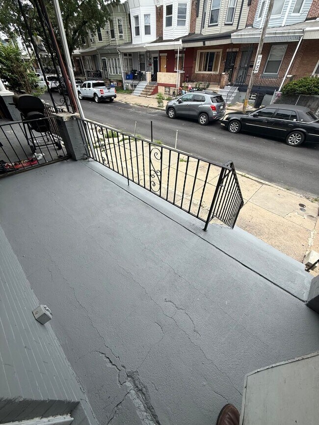 Foto del edificio - Reasonably priced three bedroom in West Ph...